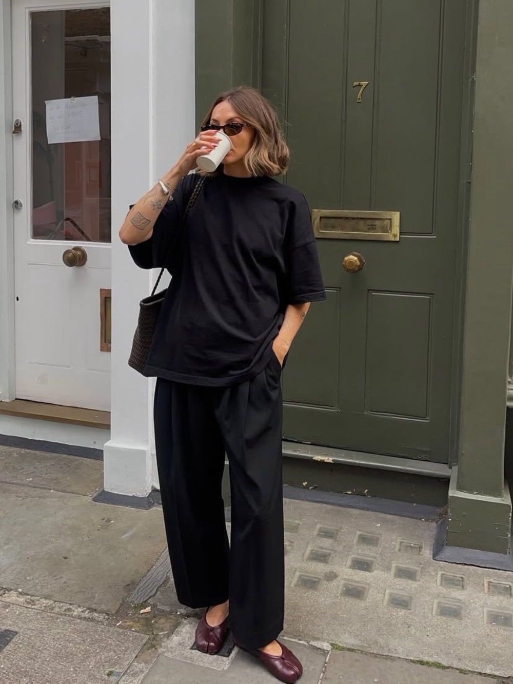 Aritzia Sunday Best High Rise Wide Leg Pleated Pants Black Trouser 00